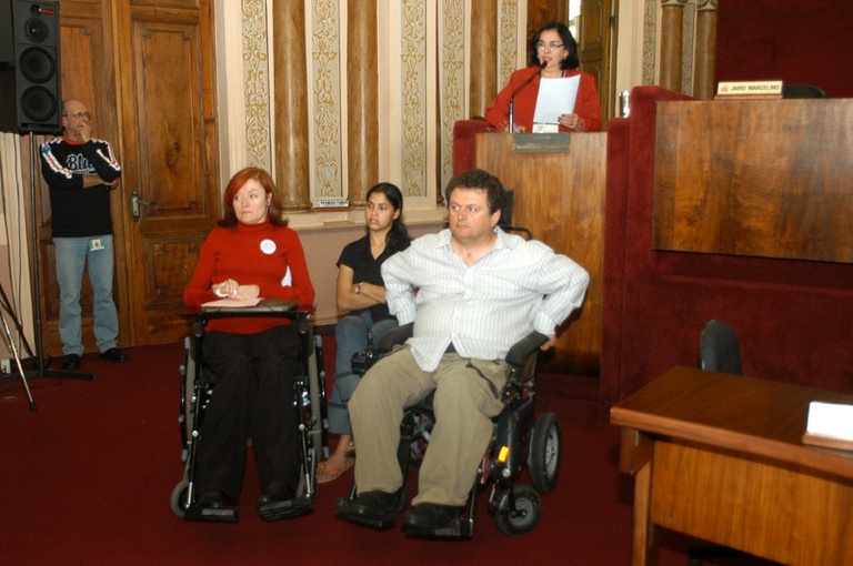 Trabalho com deficientes é tema da Tribuna Livre 