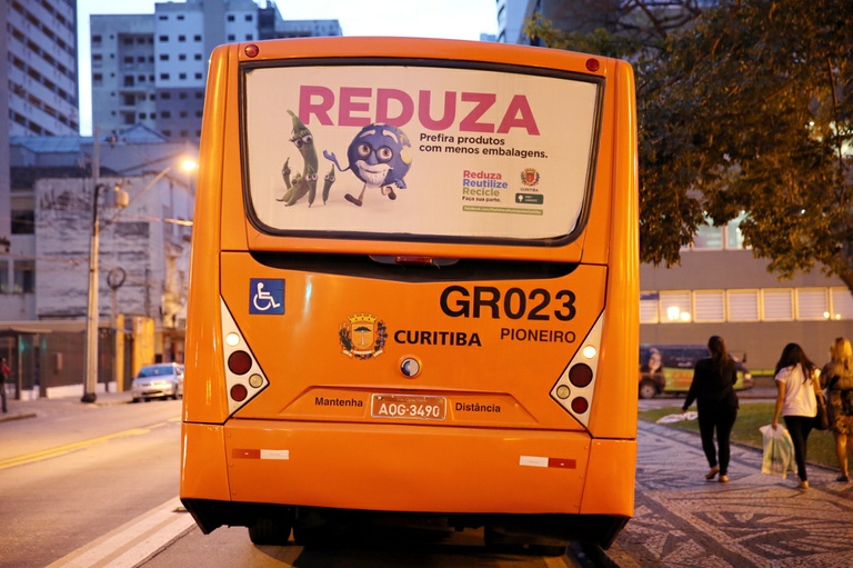 Urbanismo analisa proposta que prevê publicidade nos ônibus