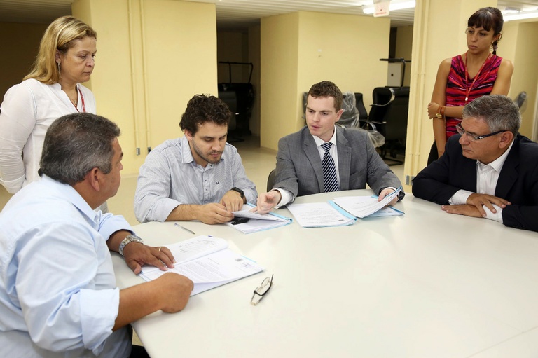 Urbanismo aprova projeto para evitar acidentes em frente a estacionamentos