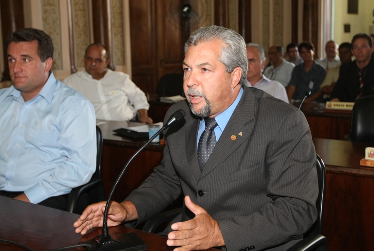 Vereador participa de debate nacional sobre a educação 