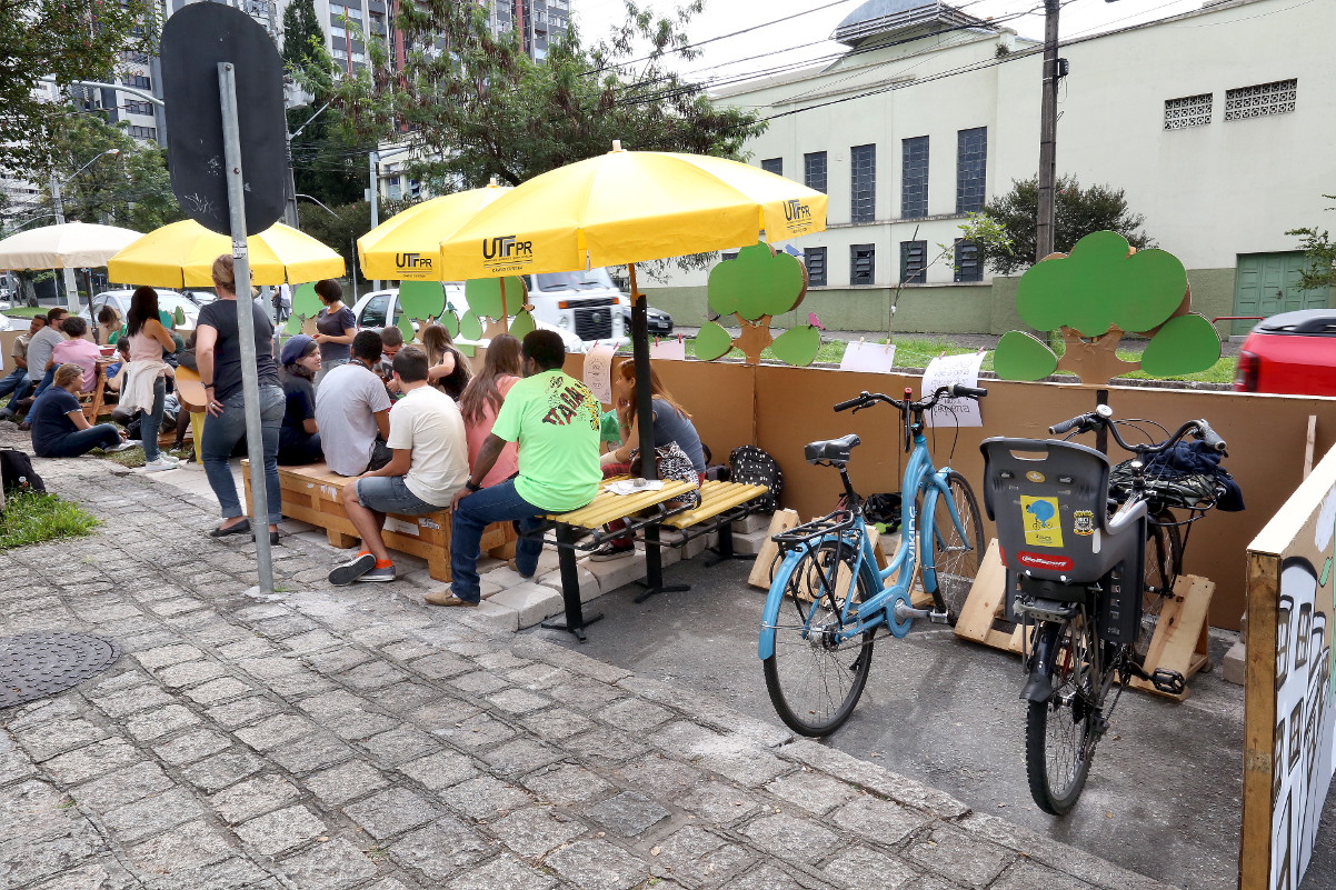 Vereador propõe instalação de parklets em Curitiba