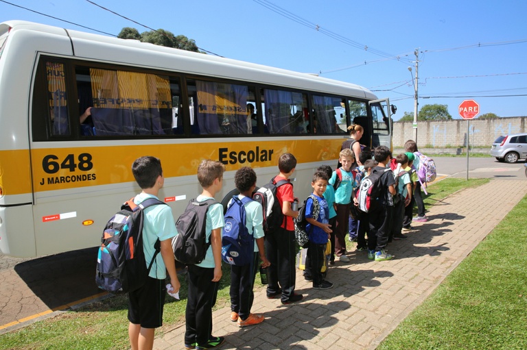 Vereador propõe uso de faixas exclusivas para o transporte escolar