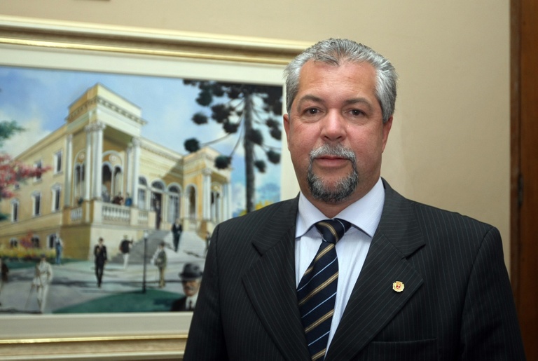 Vereador protesta contra fechamento de escolas especiais 