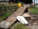 Vereador visita bairro e identifica série de problemas 