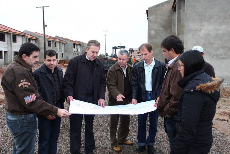 Vereador vistoria obras com o vice-prefeito 