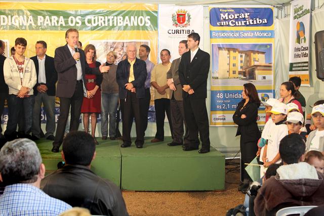 Vereadores acompanham Ducci em inaugurações pela cidade 