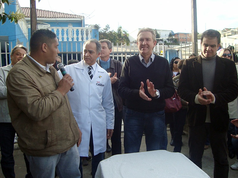 Vereadores acompanham prefeito em solenidade 