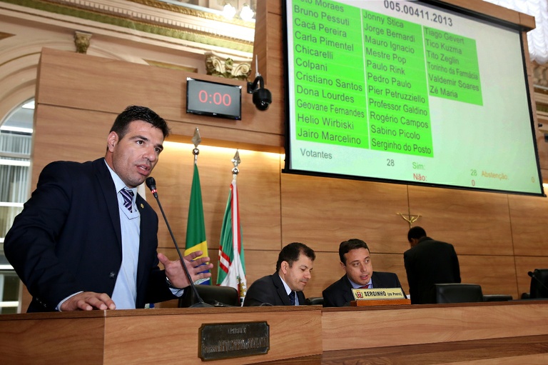 Vereadores confirmam publicidade em ônibus no segundo turno