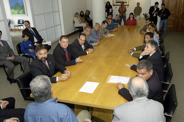 Vereadores da RMC reúnem-se com governador 