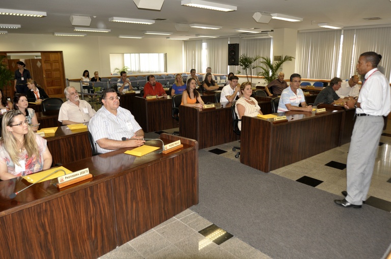 Vereadores do interior do estado  visitam a Câmara de Curitiba  