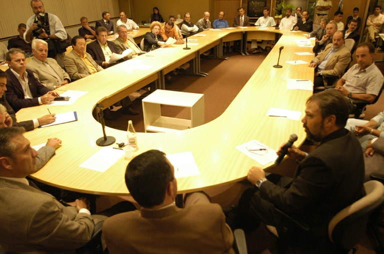 Vereadores participam de reunião no Sinduscon - PR 