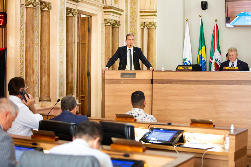 Vereadores pedem redistribuição de vagas exclusivas para táxi