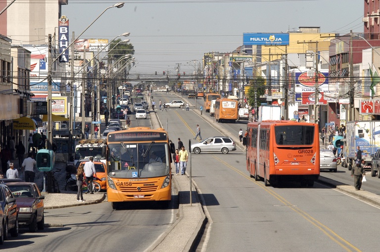 Vereadores votam alarme em ônibus para evitar atropelamentos 