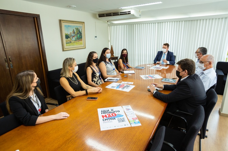 Visita à Presidência: Câmara adere à campanha do Sesc contra a dengue