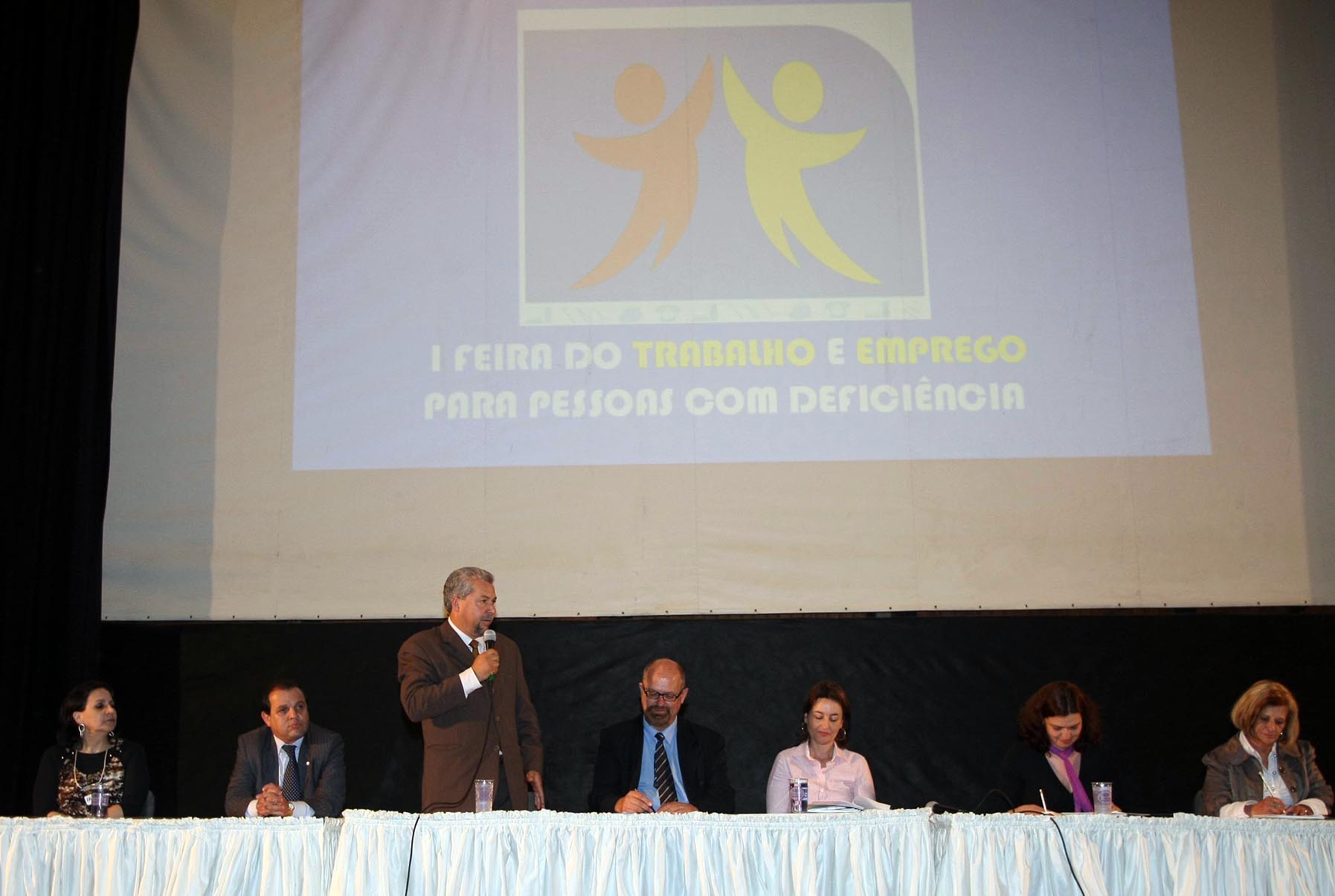 Zé Maria representa Câmara em fórum para deficientes 